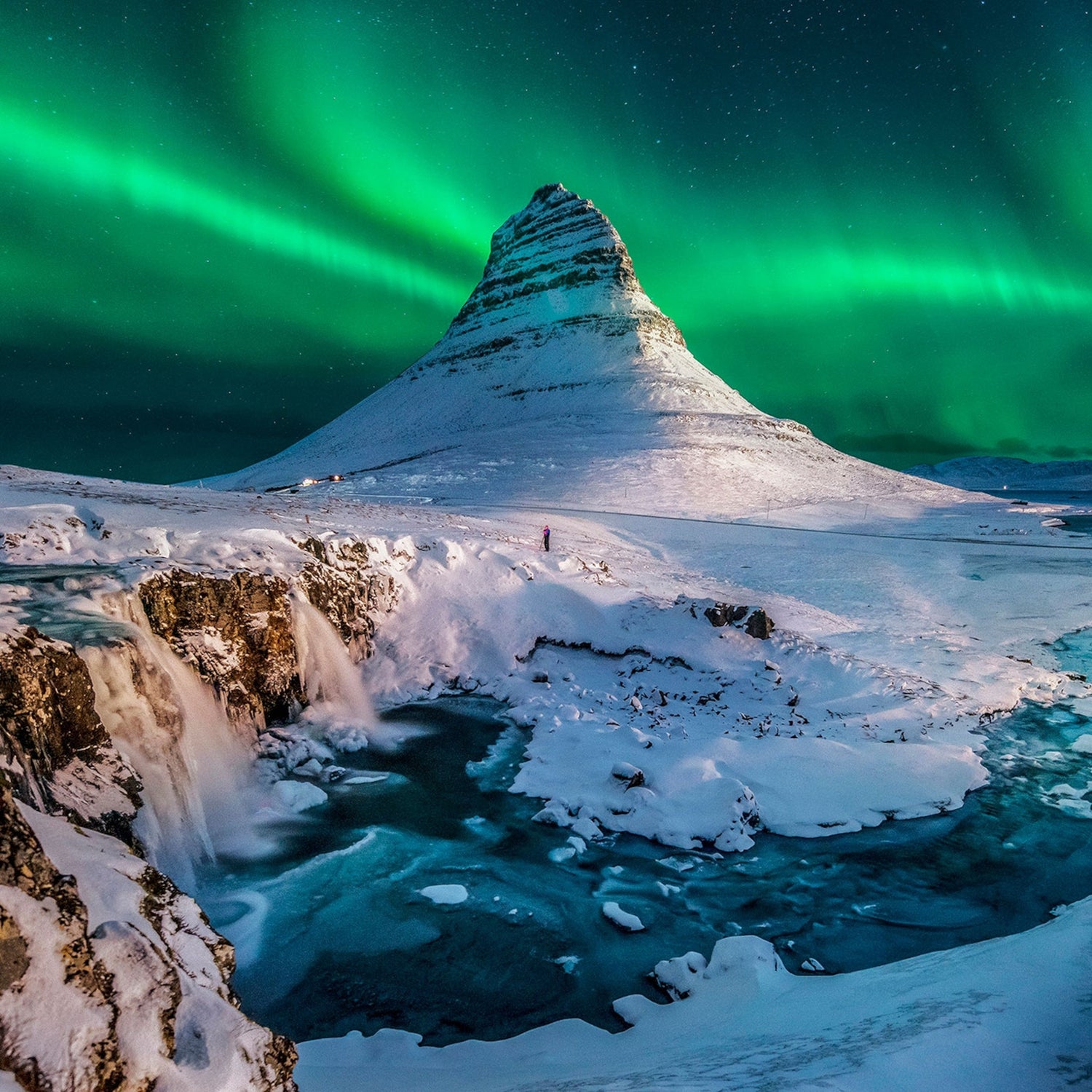 Discovering Iceland: A Land of Fire, Ice, and Magic